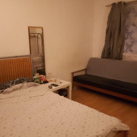 Private Rooms In 3 Bedroom Flat!! London Luaran gambar