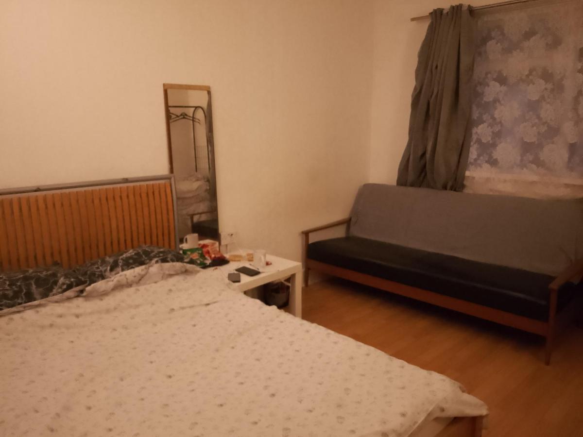 Private Rooms In 3 Bedroom Flat!! London Luaran gambar