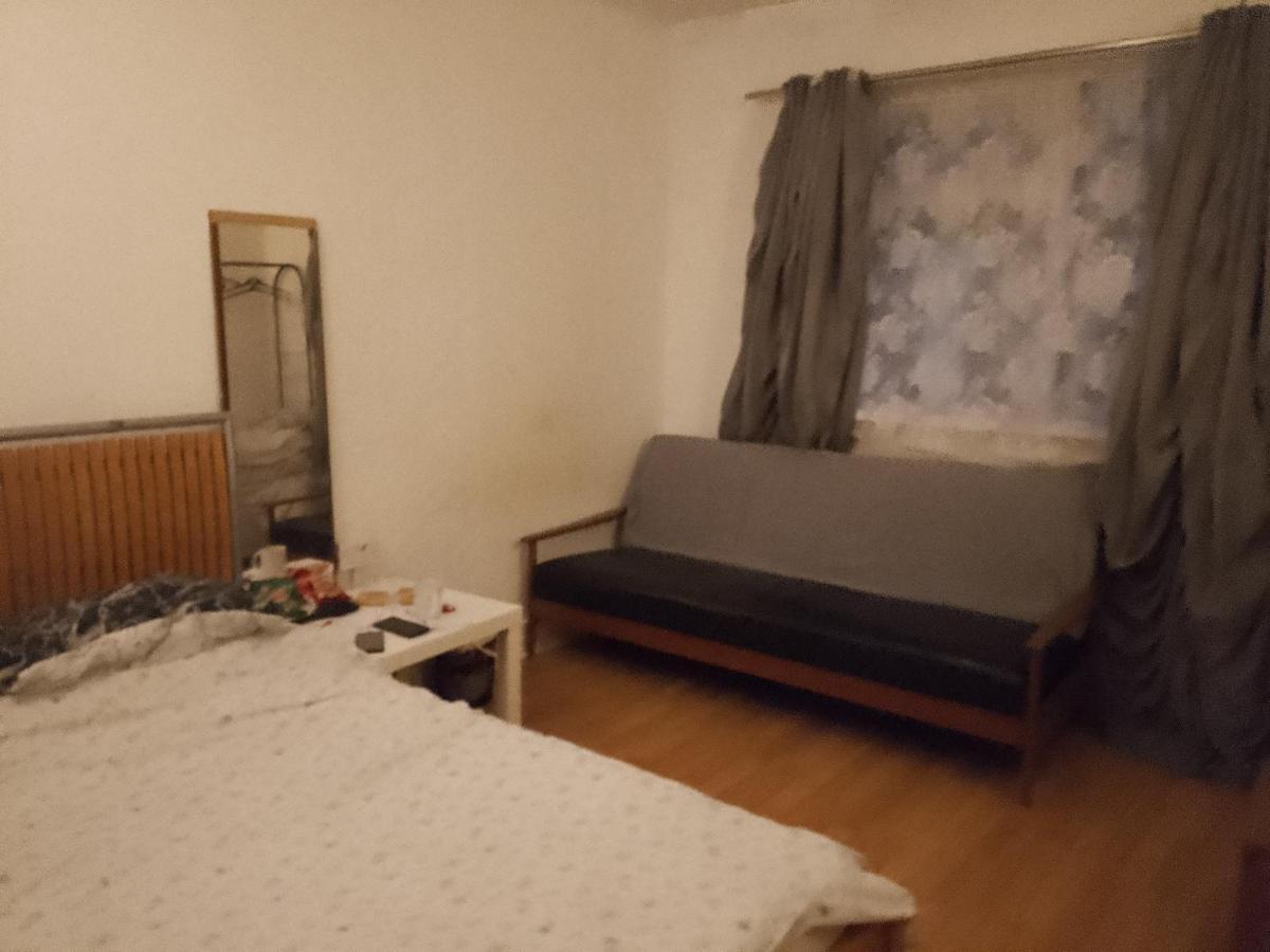 Private Rooms In 3 Bedroom Flat!! London Luaran gambar
